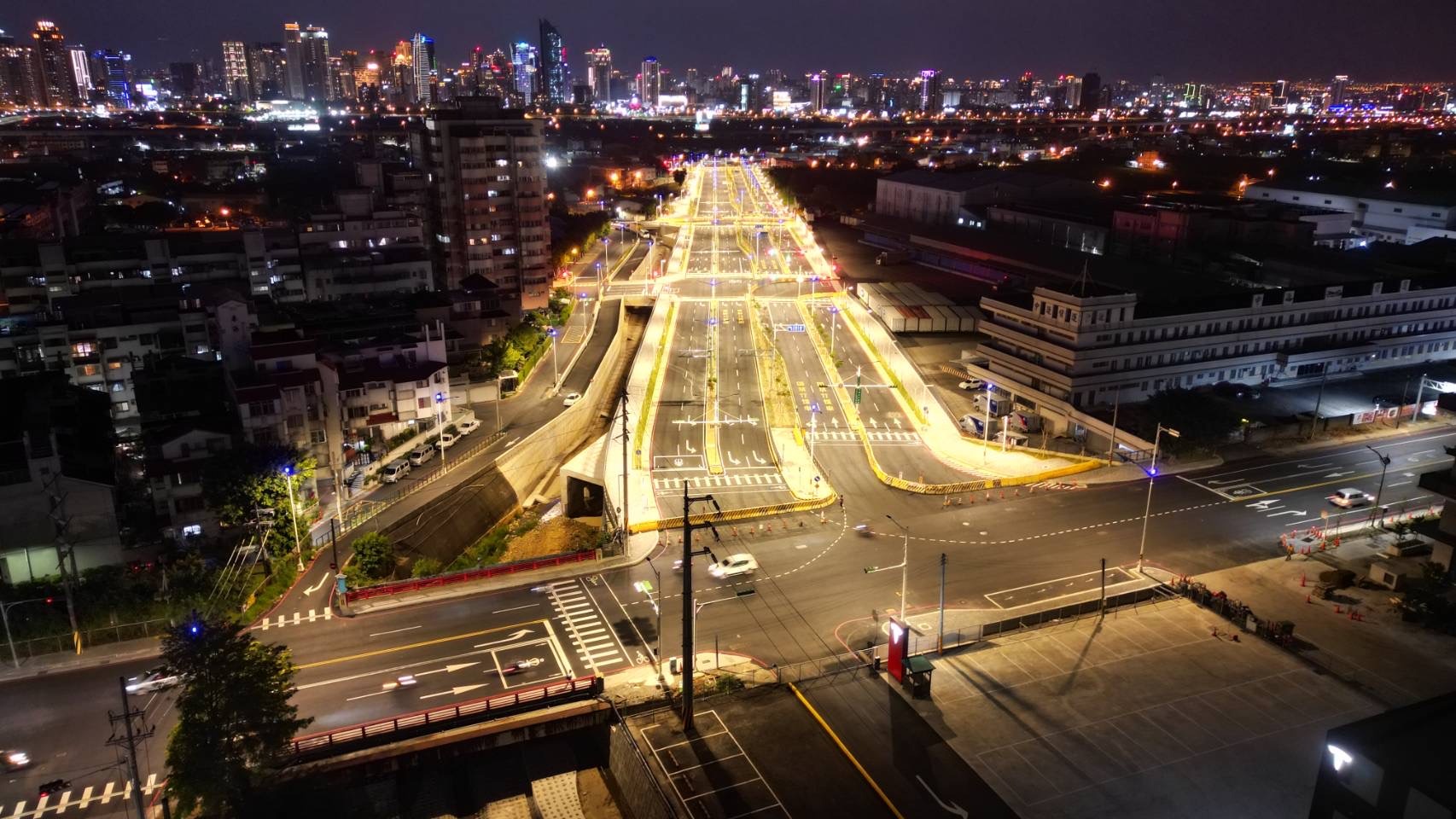 市政路延伸計畫第1標工程點燈